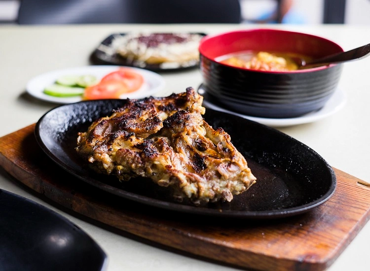 Kambing bakar dengan cita rasa nikmat, Sumber: manual.co.id