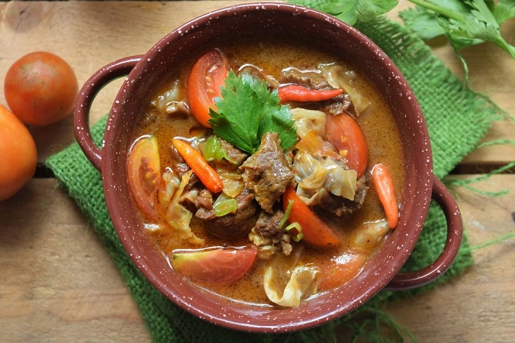 Tongseng kambing lengkap, Sumber: kompas.com