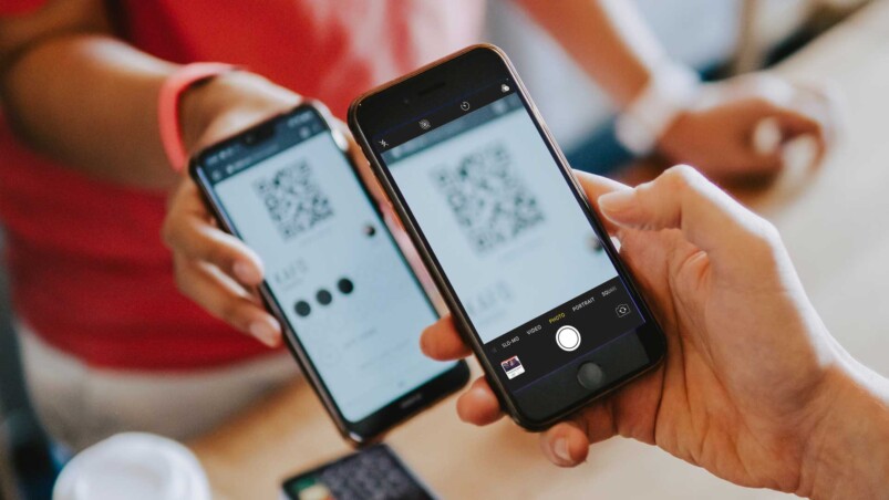 Acara aqiqah kini bisa gunakan qr code sebagai undangan ke orang terdekat. Selain lebih praktis, juga lebih modern. Sumber Shutterstock