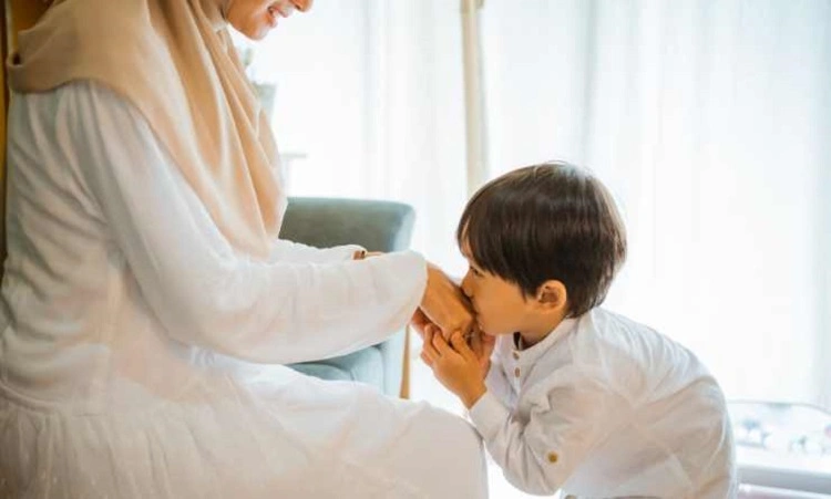 Mengajarkan sopan santun, Sumber: jurnalistik.tsirwah.com